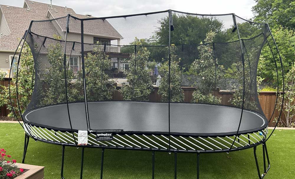 Springfree Jumbo Oval Trampoline